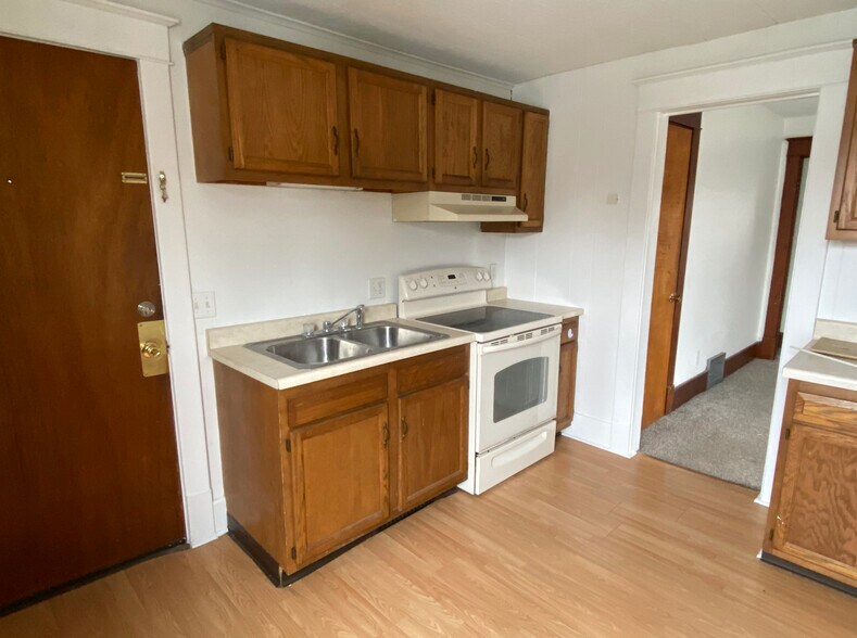 Primary Photo - 1115 Oliver St