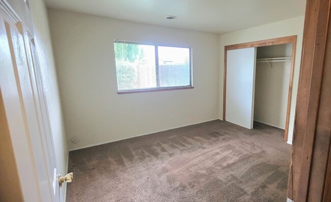 Building Photo - 1010 Nez Perce Dr
