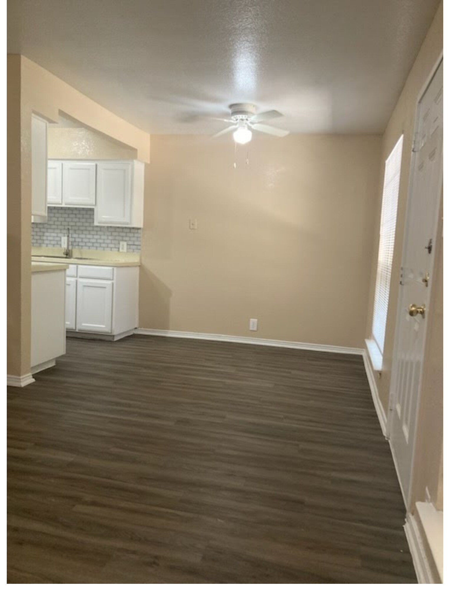 Building Photo - 2701 Green Oaks Rd