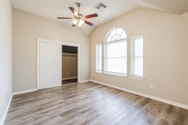 Building Photo - 14518 Southern Magnolia Cir