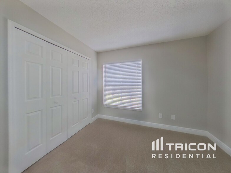 Building Photo - 792 Silversmith Cir