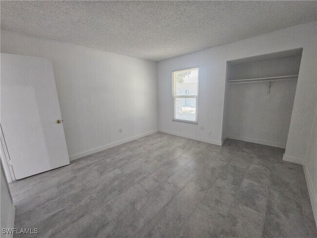 Building Photo - 18540 Miami Blvd