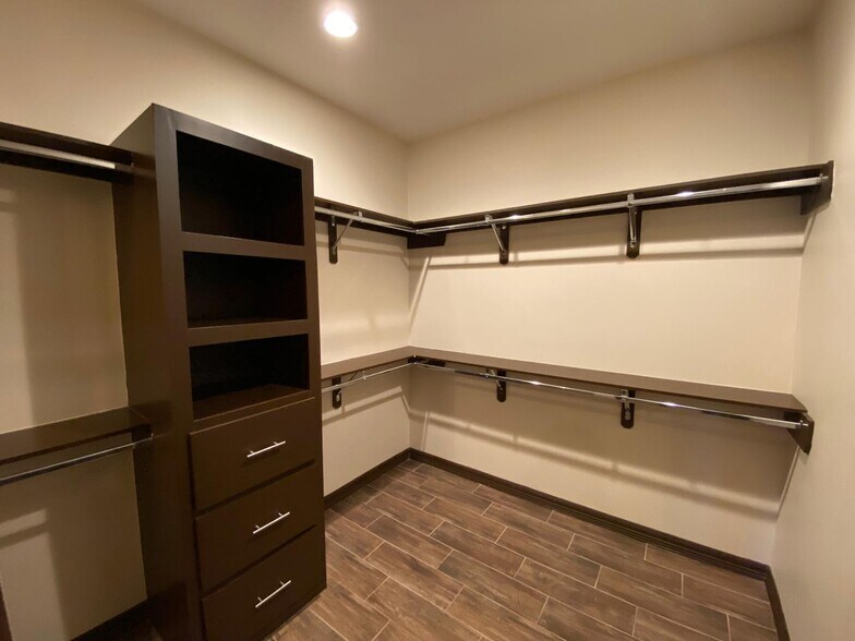 Building Photo - 13921 N 36th St