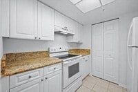 Building Photo - 200 Crestwood Ct N