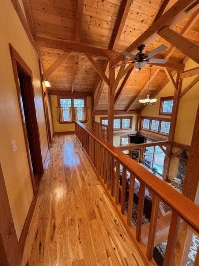 Building Photo - 62 Heights Rd