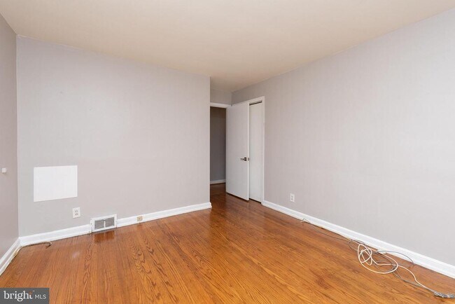 Building Photo - 612 Shoemaker Ave