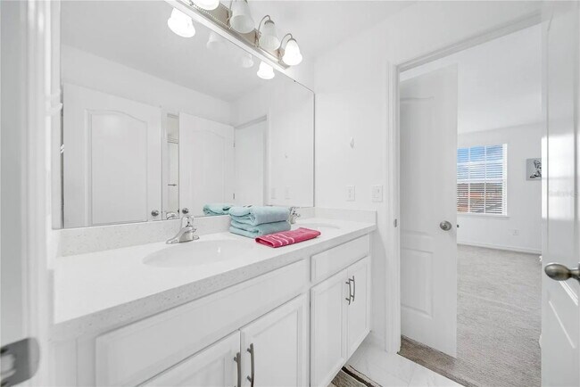 Building Photo - Stunning Fully Furnished 4 Bed Home with Resort-Style Community Amenities