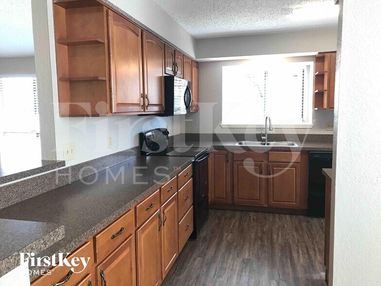 Building Photo - 1007 Creighton Ct