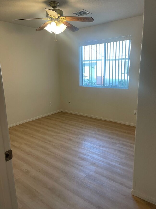 Building Photo - Occupied - 2 bedroom 2 bath in Aspen Shadows Contact Property Pros Property Management for more d...