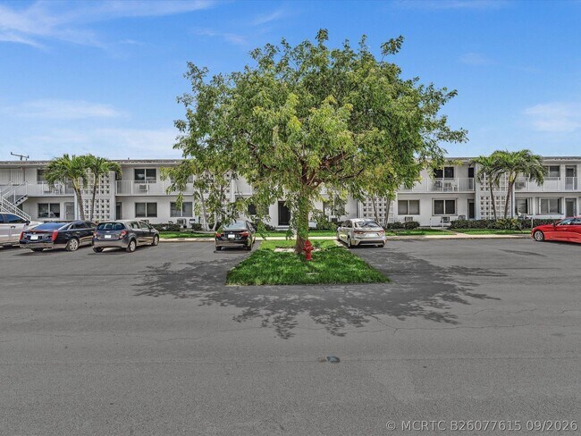 Building Photo - 2020 NE 51st Ct