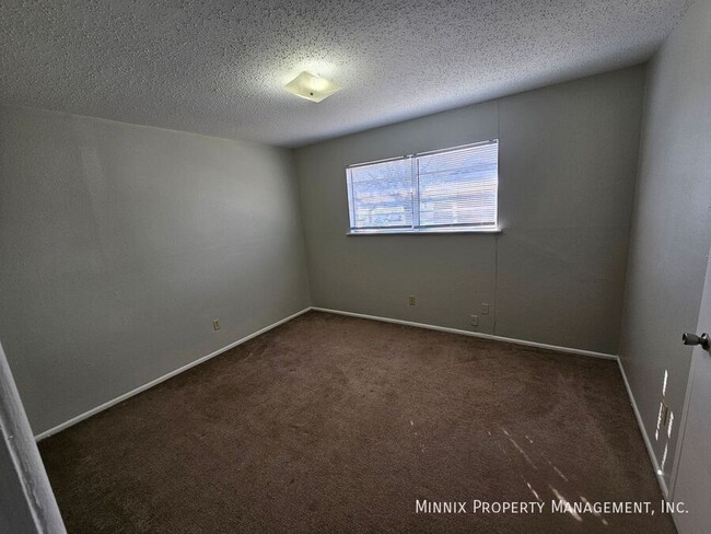 Building Photo - Plainview Apartments 2 Bedroom 1 Bath - Ca...