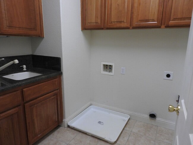 Building Photo - 300 Harvest Sky Ct