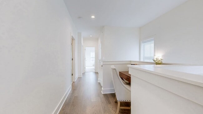 Building Photo - Sleek 3BR Stunner Near Historic Downtown Franklin