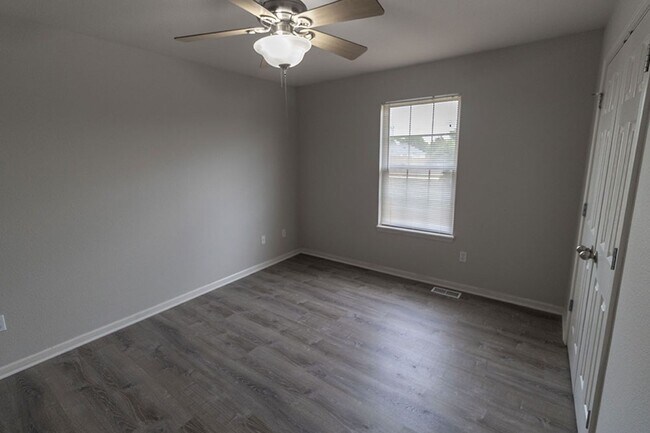 Building Photo - 3916 Snowy Owl Dr