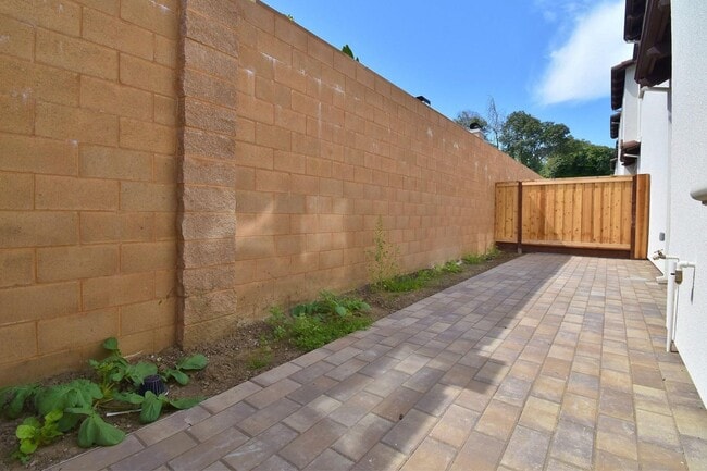 Building Photo - Beautiful 3-bedroom home in Fremont – Built in 2022!