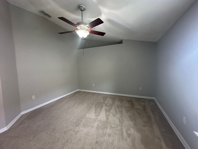 Building Photo - Coastal Living, Close to the Beaches, Comm...