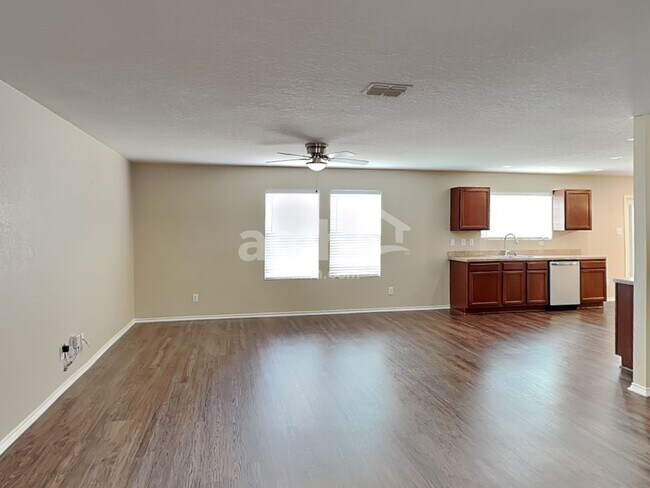 Building Photo - 148 Hinge Chase