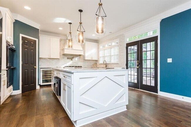 Building Photo - 14 Coopers Glen Dr SW
