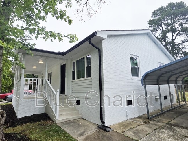 Building Photo - 837 Waring St