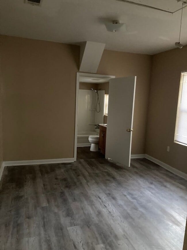 Building Photo - Biloxi 2 Bedroom