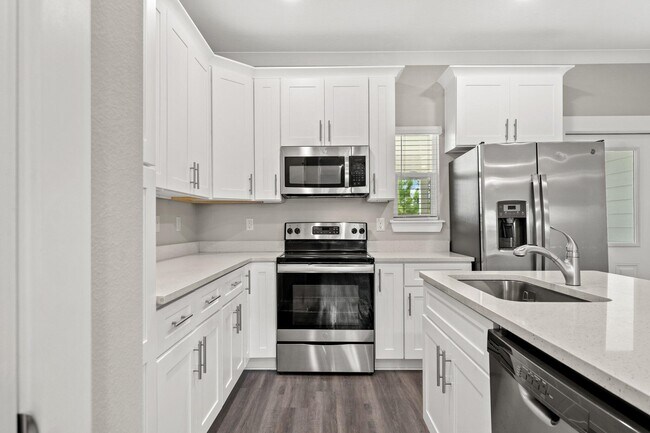 Building Photo - 146 N Sand Palm Rd