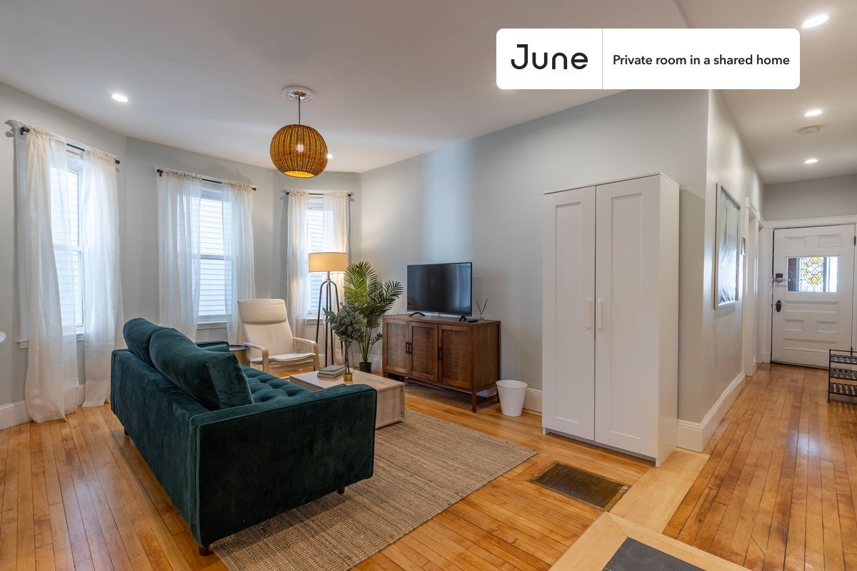 Building Photo - Room in Shared 4 bed/2 bath home in Savin Hill
