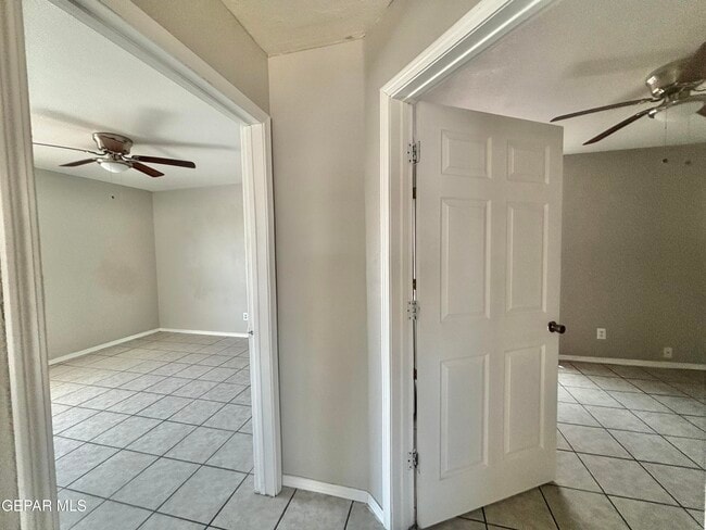 Building Photo - 10281 Valle del Mar Dr
