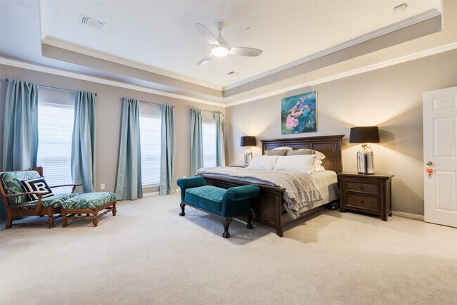 Building Photo - 1504 W 23rd St