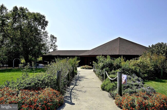 Building Photo - 13950 Estuary Dr