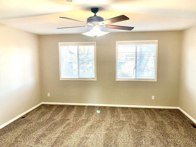 Building Photo - Spacious 4-Bedroom Home in Berkeley – Grea...