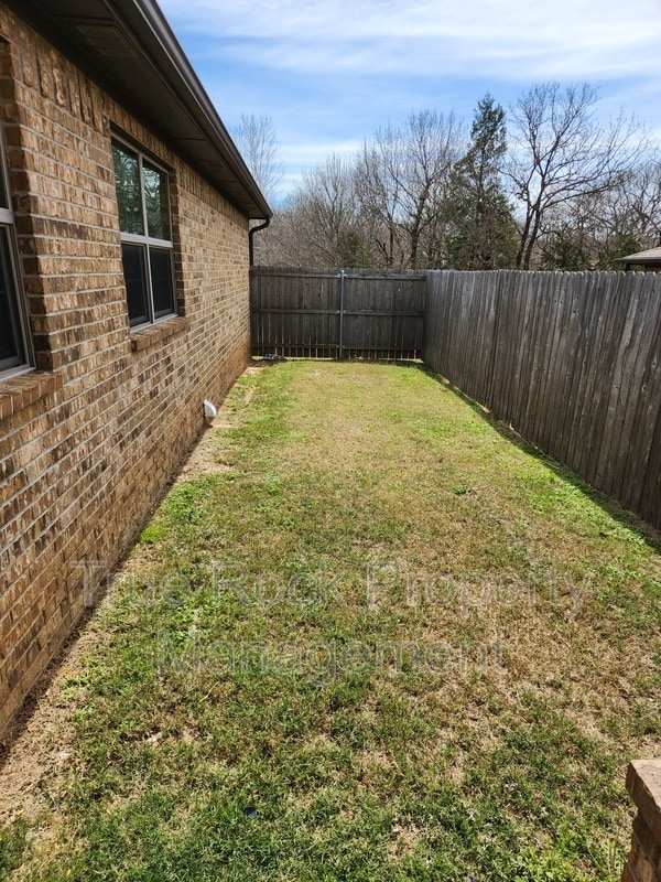 Building Photo - 1405 N Monte Vista St