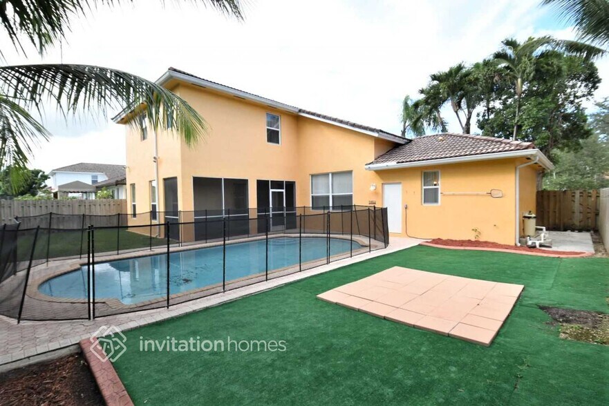 Building Photo - 15740 SW 148th Terrace