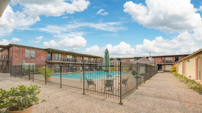 Building Photo - 11540 Chimney Rock Rd