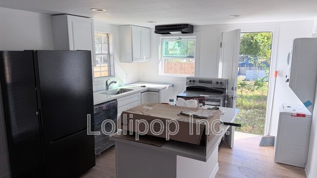 Building Photo - 2615 Sam Wilson St