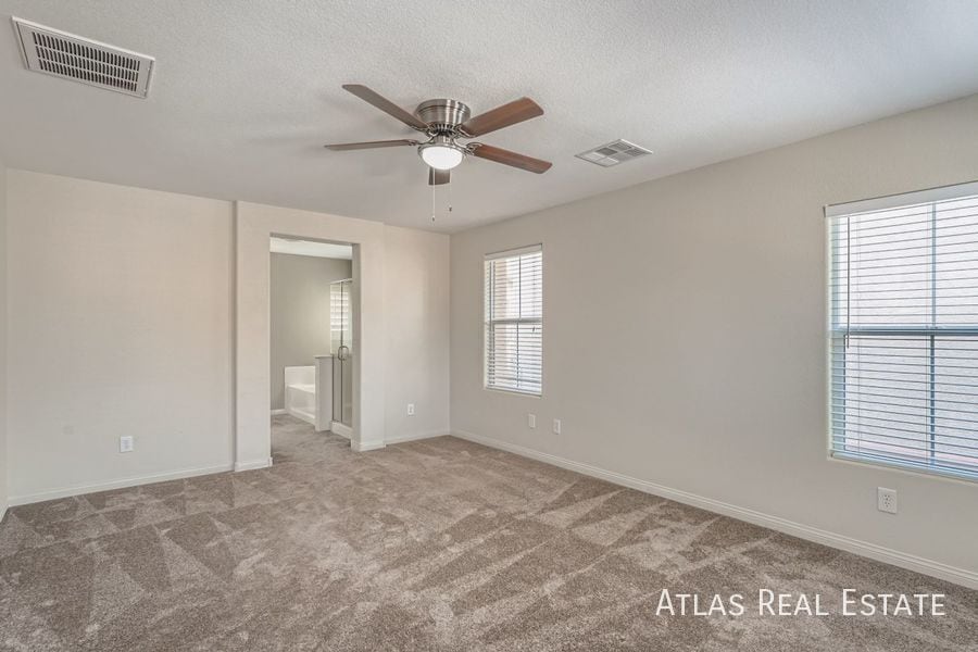 Building Photo - 10427 Wildflower Gully St