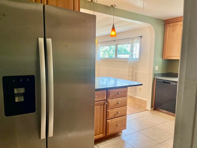 Building Photo - 235 Andros Dr