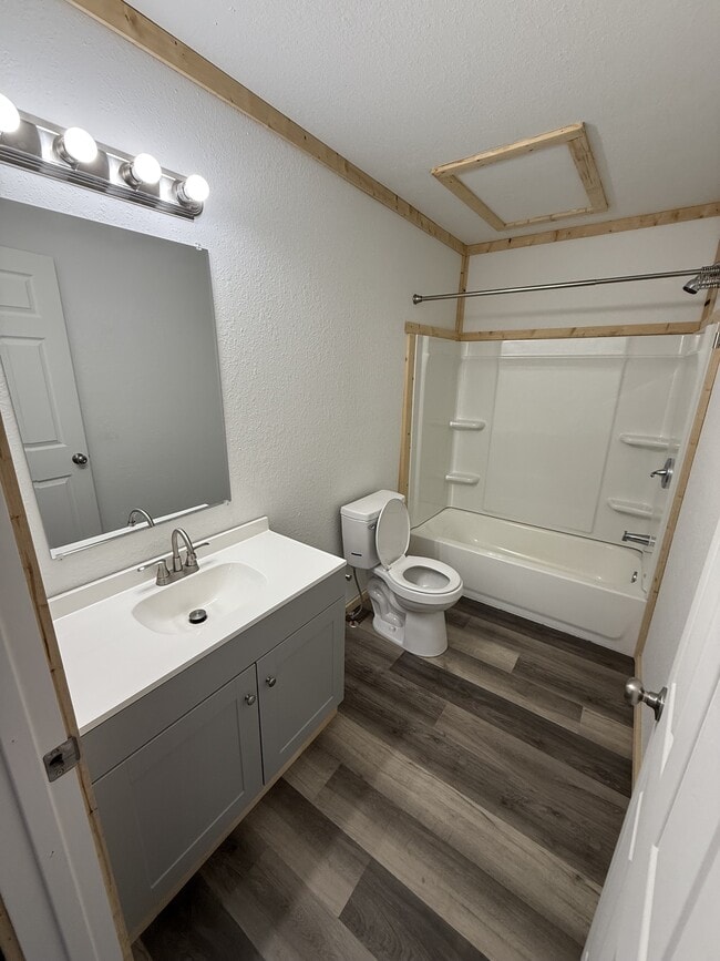 Building Photo - 2881 Elvira Ave
