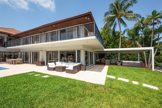 Building Photo - 201 Knollwood Dr