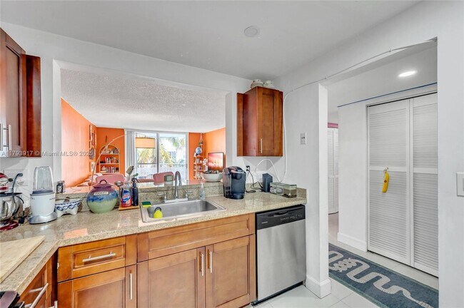 Building Photo - 488 NW 165th St