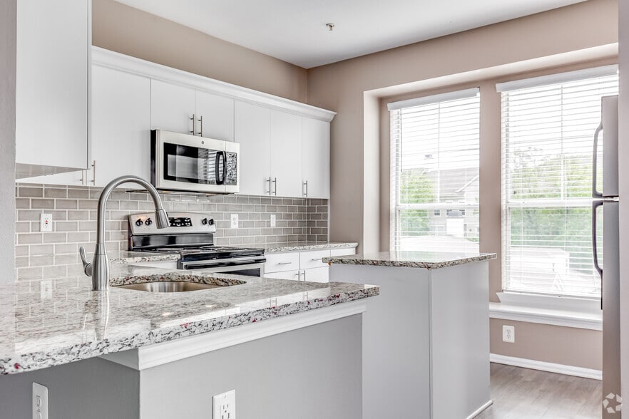 2BR, 2BA - 1145SF - The Trails at King Farm Apartments