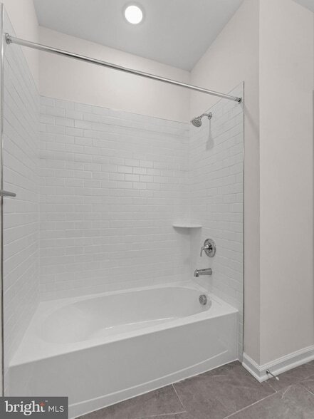 Building Photo - 202 Thompson Dr