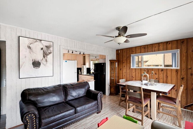 Building Photo - 10853 Pearl Ct