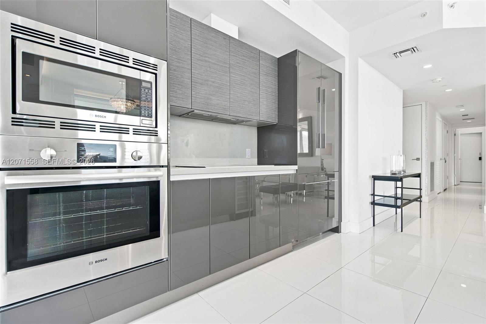 Building Photo - 1080 Brickell Ave