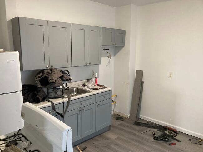 Building Photo - 42 Tillinghast St