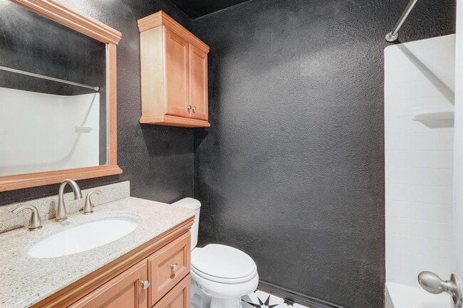 Building Photo - 9534 Quail Village Ln