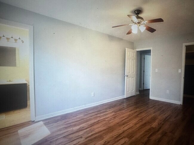 Building Photo - 6813 Torrance Ln