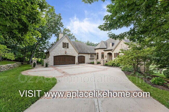 Building Photo - 16690 Country Club Dr