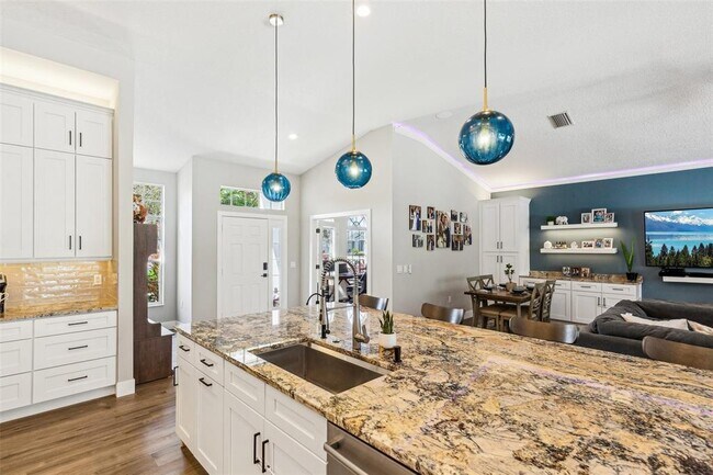 Building Photo - 7308 Carrington Oaks Ln