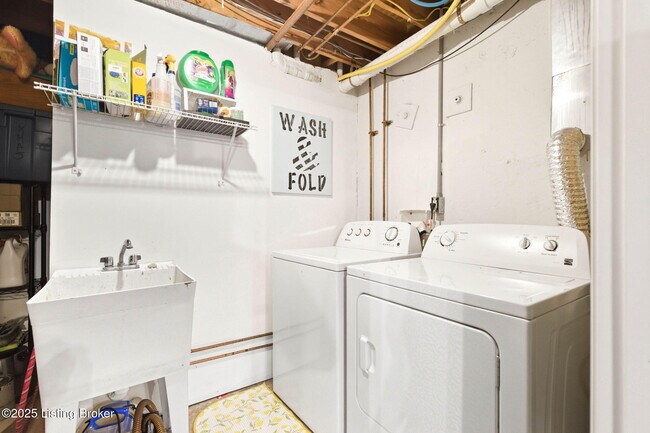 Building Photo - 1239 Westlynne Way