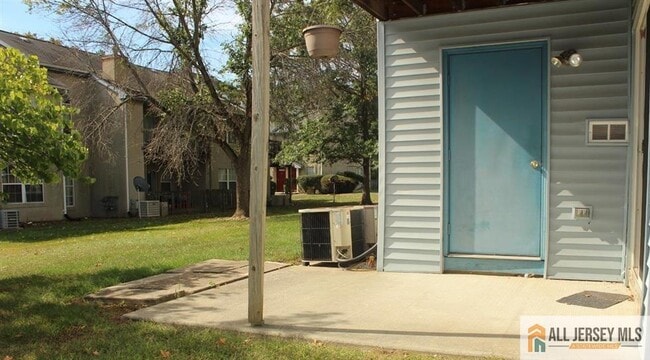 Building Photo - 49 Tanglewood Ct